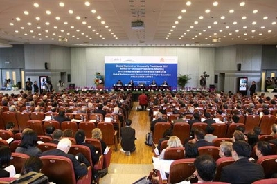 同步科技综合信息发布系统亮相清华大学百年校庆 数字电视系统及设备的研发与应用